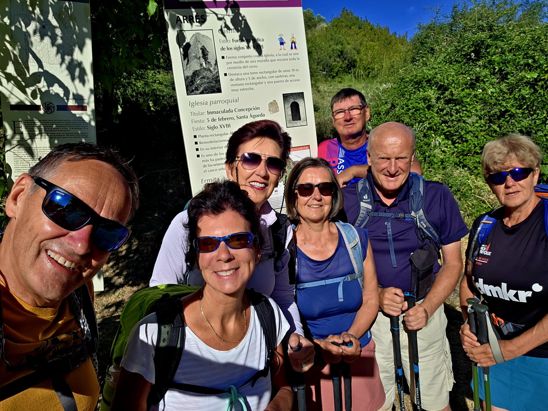 groep wandelaars op de camino aragones